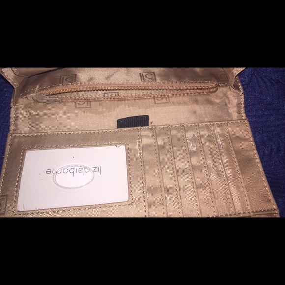 Liz Claiborne wallet - Picture 5 of 5